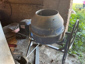 Spádová míchačka 230 V - 4