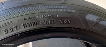 Goodyear Eagle F1 235/45 R18 - 4