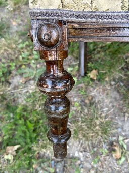 Krásně zdobené křesílko - 4