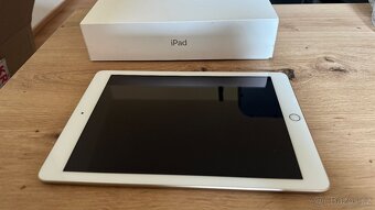 Apple iPad 7 32GB, příslušenství, 2600Kč - 4