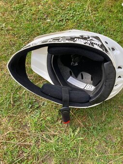 Integrální přilba Downhill Force, junior - 4