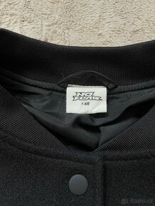 Černá a krémová baseballová bunda ve stylu bomberu H&M - 4