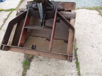 Lopata UNHZ 750 - 4