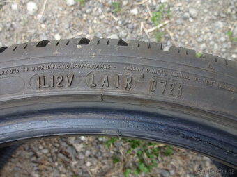 Zimní pneu Dunlop 235/35/19 - rok výroby 2023 - 4