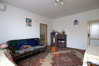 Prodej bytu 3+1 o rozloze 72 m2, ulice Československé armády - 4