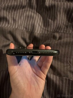 Apple Iphone XR - 64gb černá/black - 4