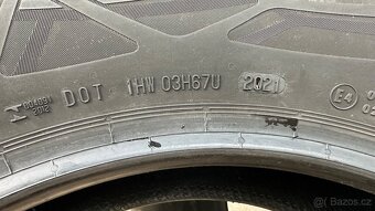 Continental 215/65/17 V XL - 4