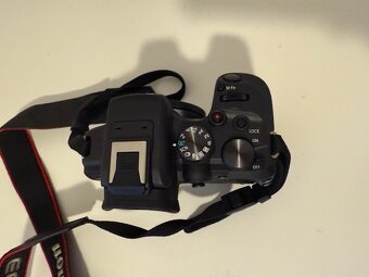 CANON EOS R10 bez objektívu - 4