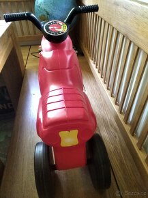 Plastové odrážedlo motorka červená - 4