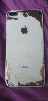 Apple iPhone 8 Plus - 4