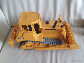 Bruder 2422 Buldozer CATERPILLAR - 4