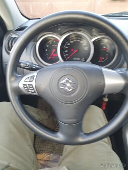 Suzuki , Grand Vitara ,  1,9 DDiS , 4X4 , 3 dveře . - 4