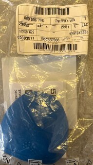 Trychtýř s víčkem pro kapalinu do ostřikovačů - 4