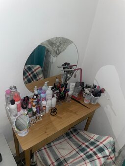 Kosmetický stoleček - 4