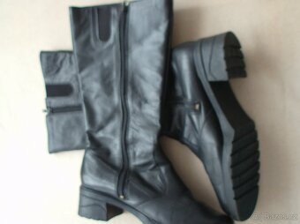 Kožené černé kozačky - 4