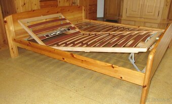 Borovicová postel s lamelovými rošty - celomasiv - 4