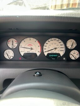 Jeep Grand Cherokee - 4