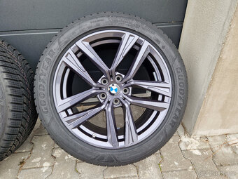 5x112 r18 kola disky bmw i4 alu 18 BMW I4 elektrony 245 45 - 4