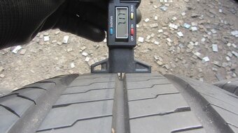 Letní pneu 215/65/15c Continental - 4