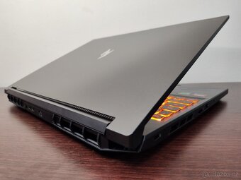 Nepoužitý herní Nitro v16,R5-8645hs,DDR5,RTX-6gb-Mux,ZÁRUKA - 4