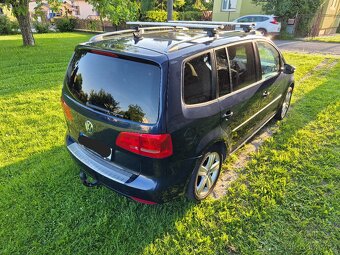VW TOURAN 2.0TDI 103kw 2012_7 míst - 4