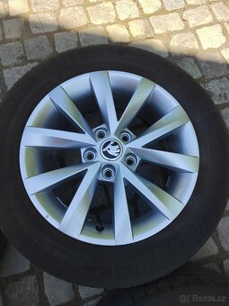 Prodám orig alu 16 škoda Octavia 3 5x112 ET 46 letní pneu - 4