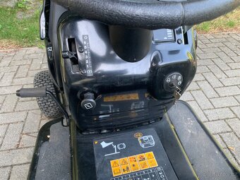 Zahradní traktor MTD - 4