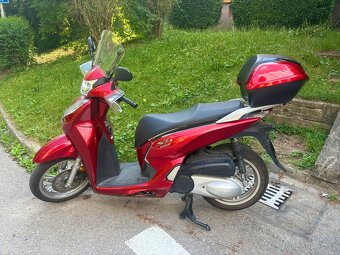 Skútr Honda SH300A - 4