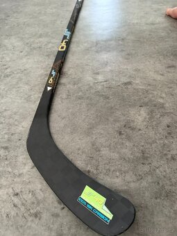 Nová juniorská 100% Karbonová Hokejka JR40 – FLEX 40, 142cm - 4