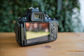 Nikon D5100 + 18-55mm f3.5 - 5.6 - 4