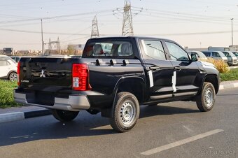 2025 Mitsubishi L200 2,4 benzin manual Predvadzacka DPH - 4