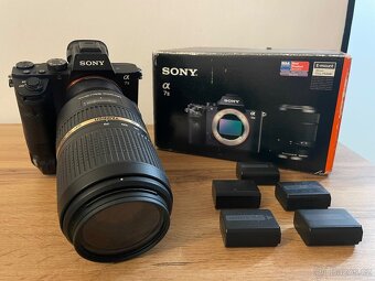 Sony A7II + 5 bat. + Tamron 70-300mm + Grip Meike + DALŠÍ - 4