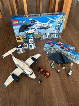 LEGO City POLICIE 60210 KOMPLETNÍ - Základna letecké policie - 4