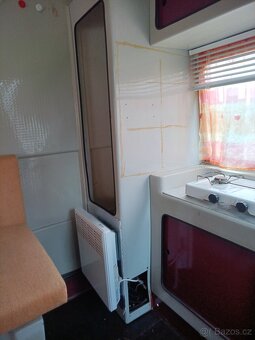 Obytný přívěs QEK Junior + před stan - 4