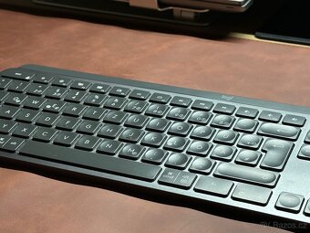 Logitech MX Keys - 4