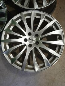 Zavodni alu 19" MOMO 5x108 - 4