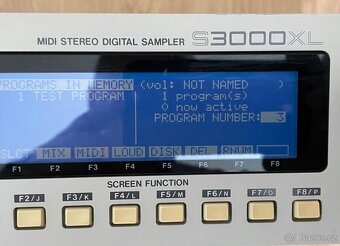 Akai S3000XL - 4