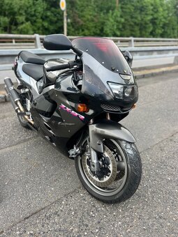 Kawasaki zx9r - 4