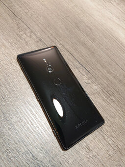 Sony Xperia XZ2 - 4