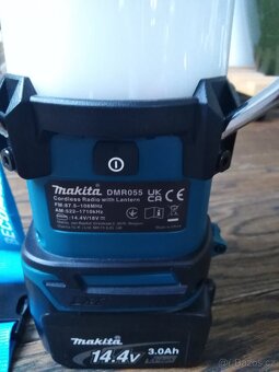 MAKITA DMR055 FM rádio + lampa - 4
