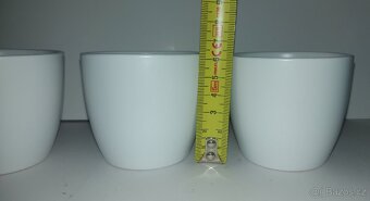3ks. Bílých květináčů - 4