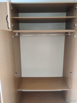 Prodám šatní skříň x2. Rozmery 230x185x60 - 4