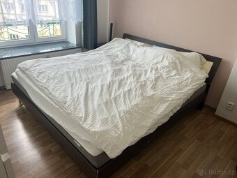 Postel (180 x 200 cm) se dvěmi polohovacími rošty - 4