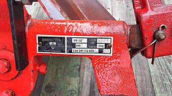 Nabízím oboustranný pluh a hrobkovací radlici na Teru - 4