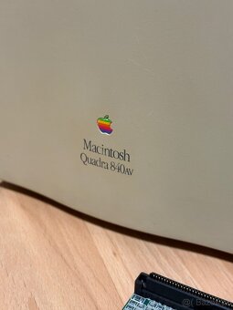 Macintosh Quadra 840AV - 4
