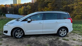Peugeot 5008 2.0 HDI ALLURE 7.míst pouze 88500km - 4