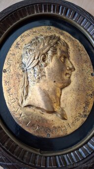 Dřevěný obraz s mosaznou plastikou - Římský císař Claudius - 4