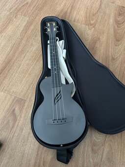 Cascha Carbon Fibre Set Black Koncertní ukulele - 4