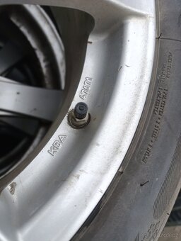 15" zimni sada Toyota Yaris 175/65 R15 4x100 TPMS - 4