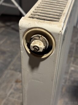 Ploché radiátory - bílé - 4